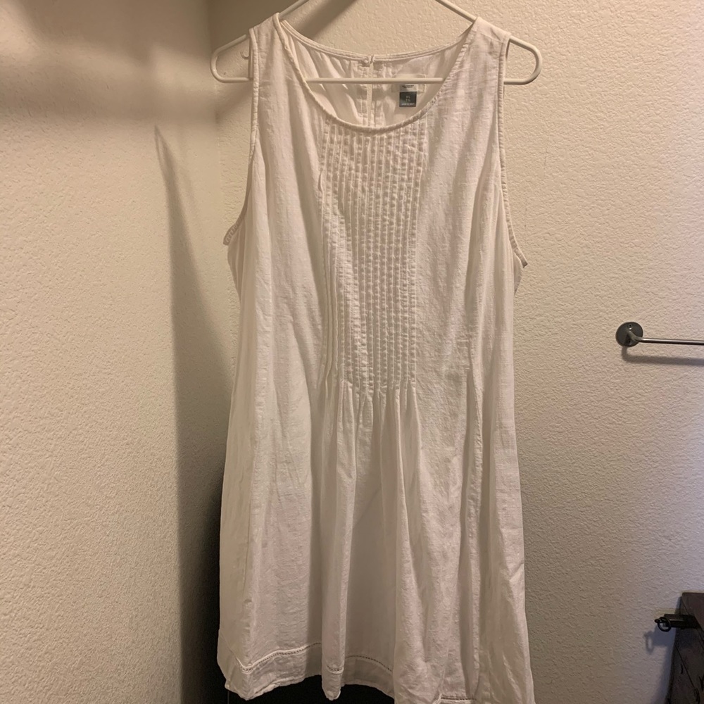 White dress (knee length) XL (old navy)